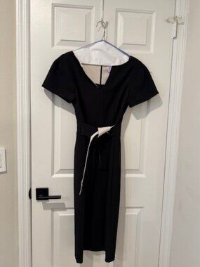 Two-Tone Black and White elegant Harper Rose Size 6 V-neck dress with tie waist